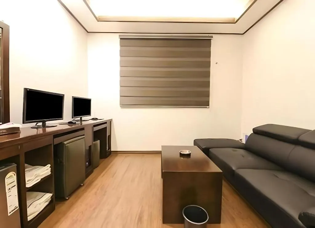 H Hotel Ulsan 2*,  South Korea