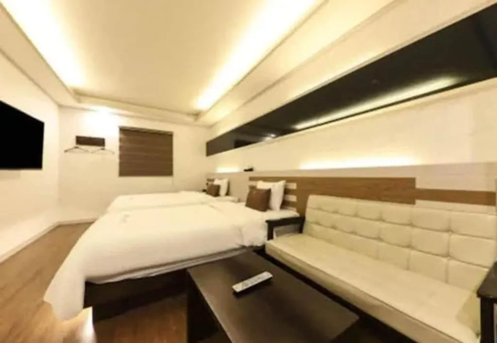 H Hotel Ulsan 2*,  South Korea