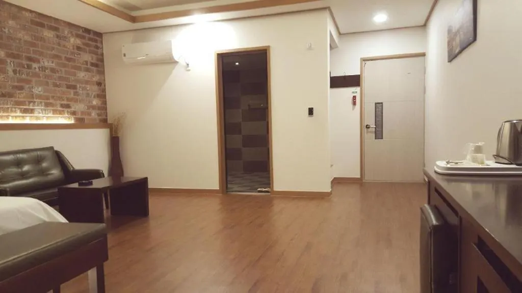 H Hotel Ulsan 2*,  South Korea